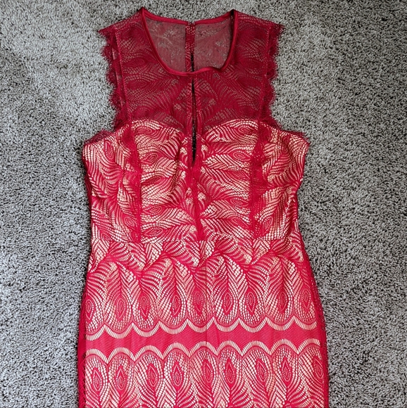Bebe lace dress - Picture 2 of 5